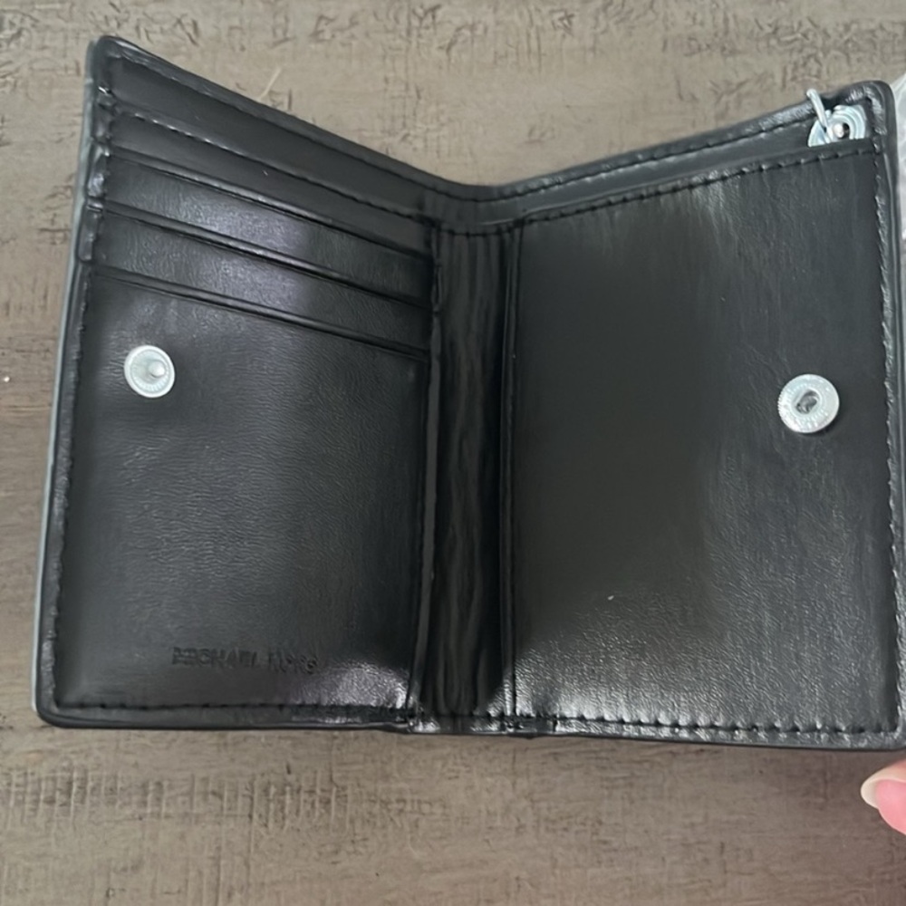 NWT: Michael Kors Men’s Wallet with Chain - Picture 4 of 5